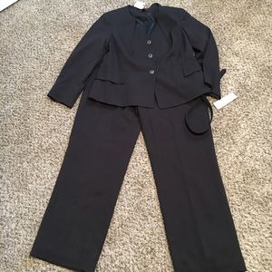 NWT Isabella 2pc charcoal  suit set